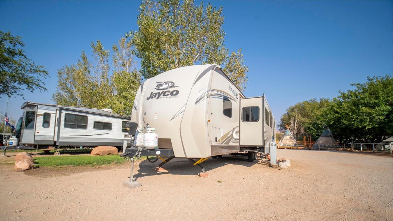Outdoor Glamping Jayco Rv Ok35 Apartment Moab Exterior photo